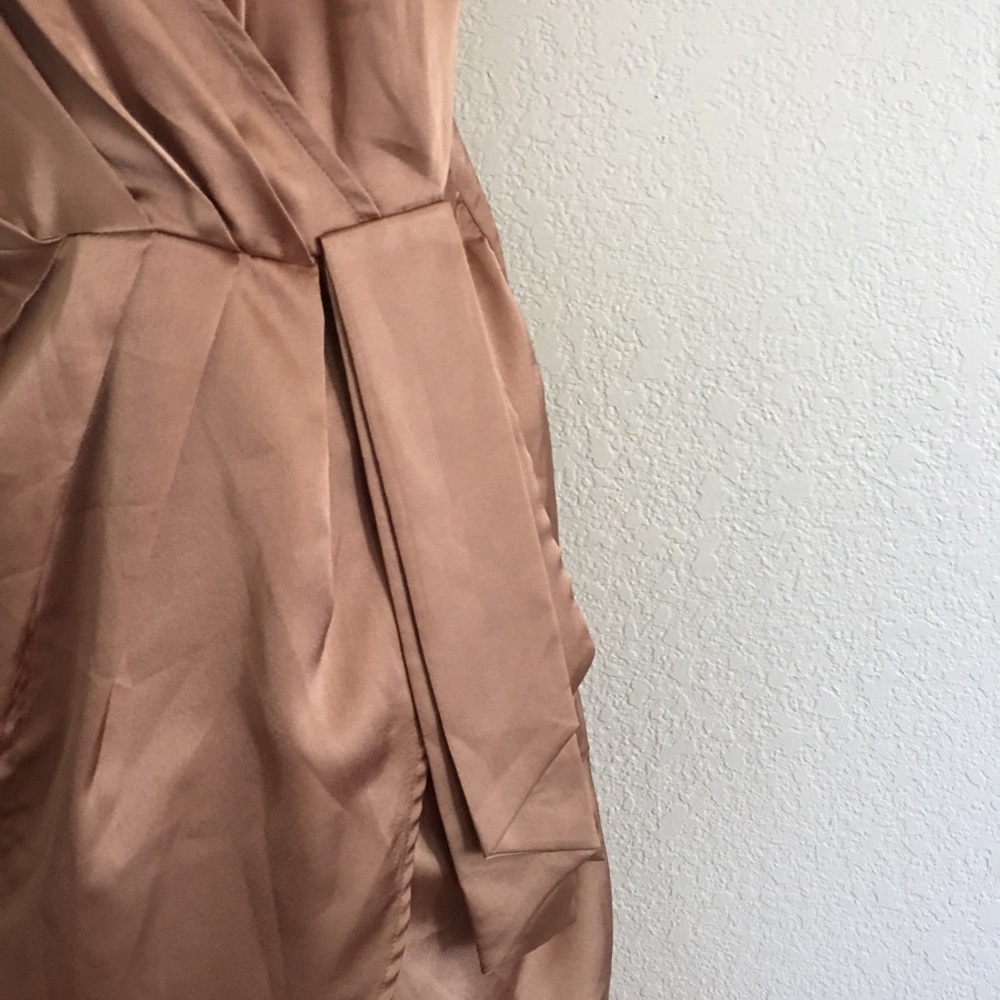 Missguided satin mini dress - Picture 3 of 8